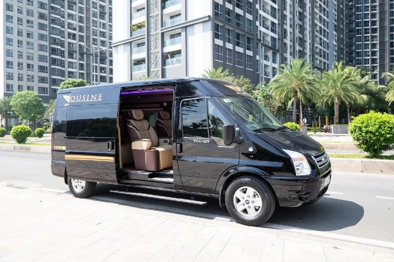 Xe 16 chỗ Dcar Ford Transit